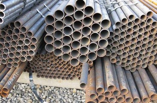 小口徑無(wú)縫鋼管廠家直銷(xiāo)